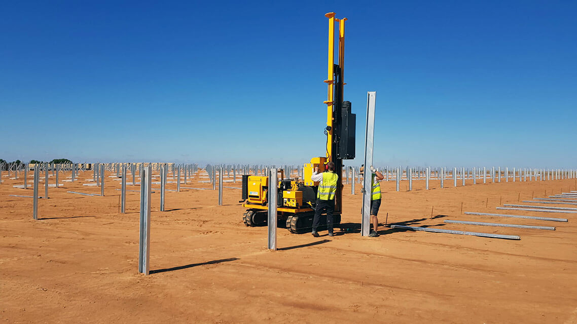 Imagen Estructuras instalación fotovoltaica FCC - Ruano energía