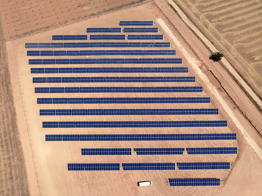 Imagen Estructuras instalación fotovoltaica FCC - Ruano energía