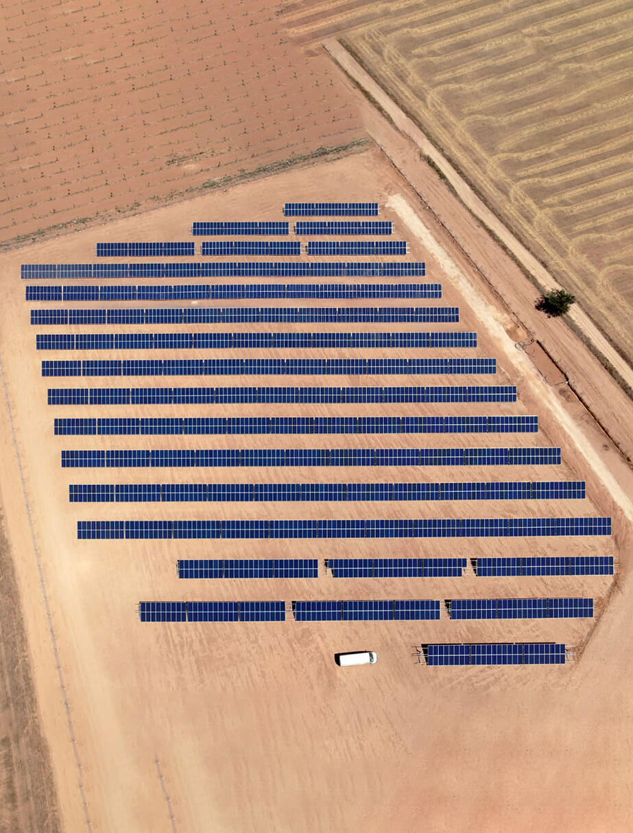 Imagen aérea proyecto gran escala energia solar - Ruano energía - Soluciones