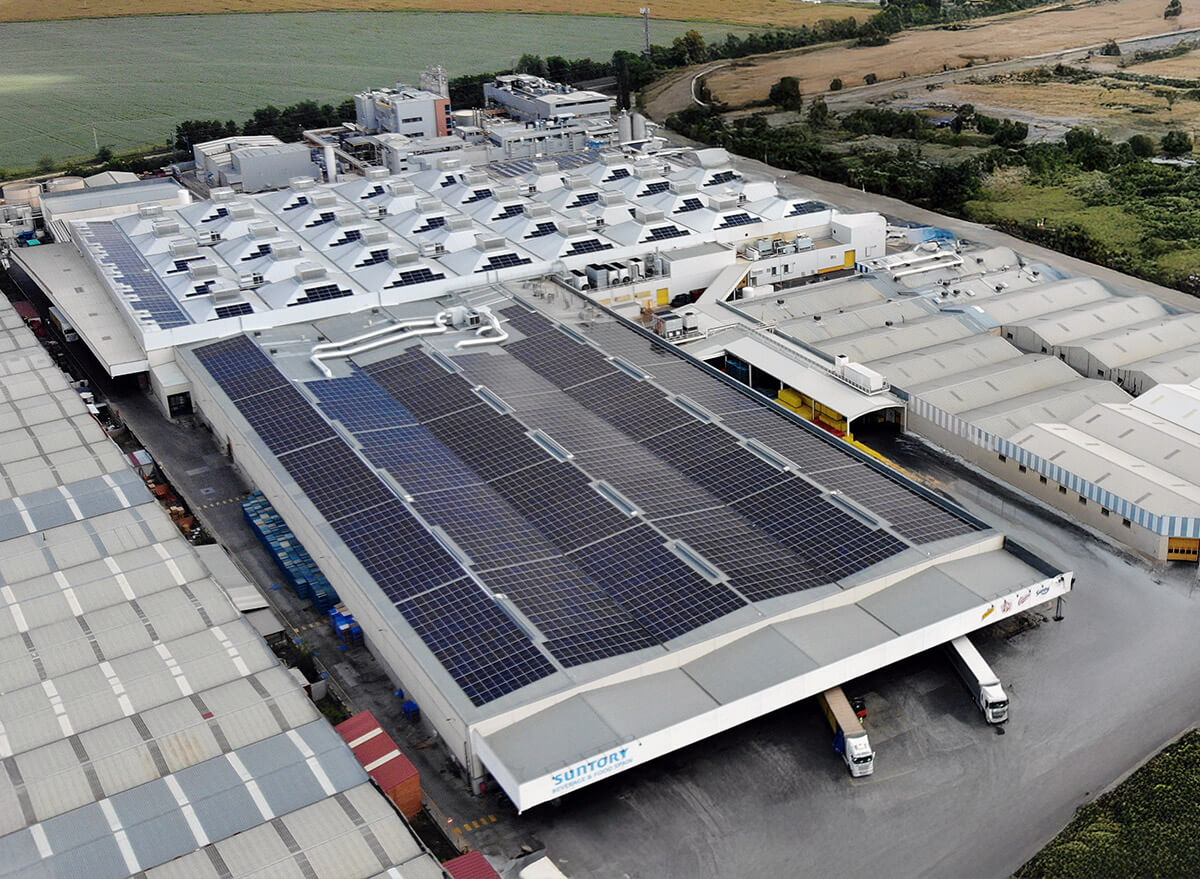 Imagen aérea fabrica schweppes - instalación fotovoltaica - ruano Energía