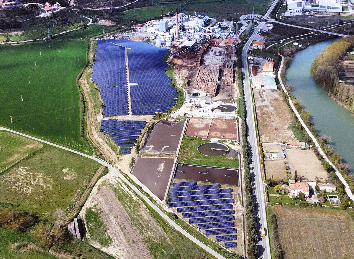 Imagen aérea instalación fotovoltaica fábrica Smurfit Kappa - Ruano Energía