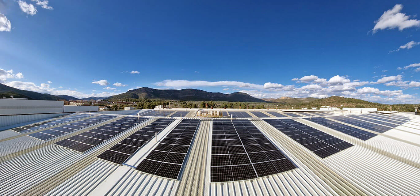 Imagen instalación solar fotovoltaica Equipe Cerámicas - Ruano energía