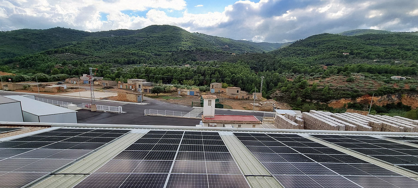 Imagen instalación solar fotovoltaica Equipe Cerámicas - Ruano energía