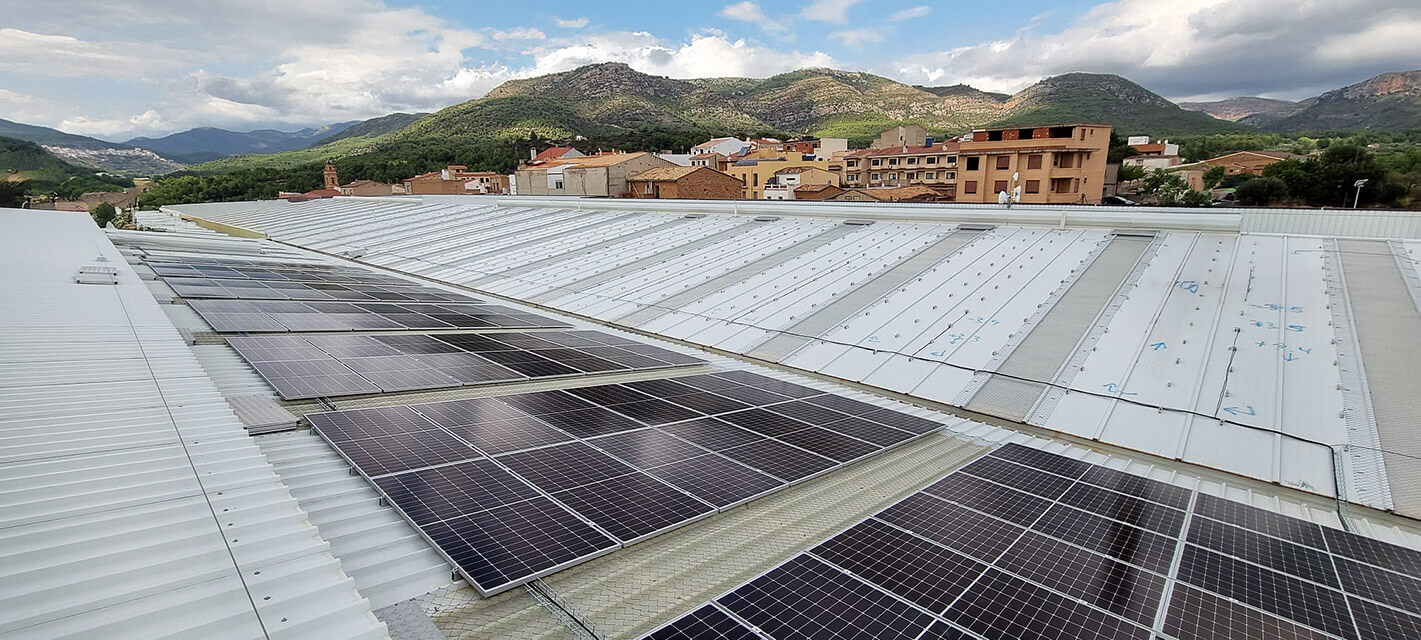 Imagen instalación solar fotovoltaica Equipe Cerámicas - Ruano energía