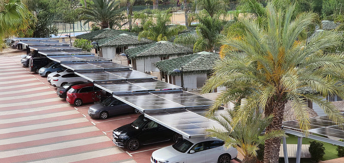 Imagen instalación fotovoltaica La Marina Resort - Ruano energía