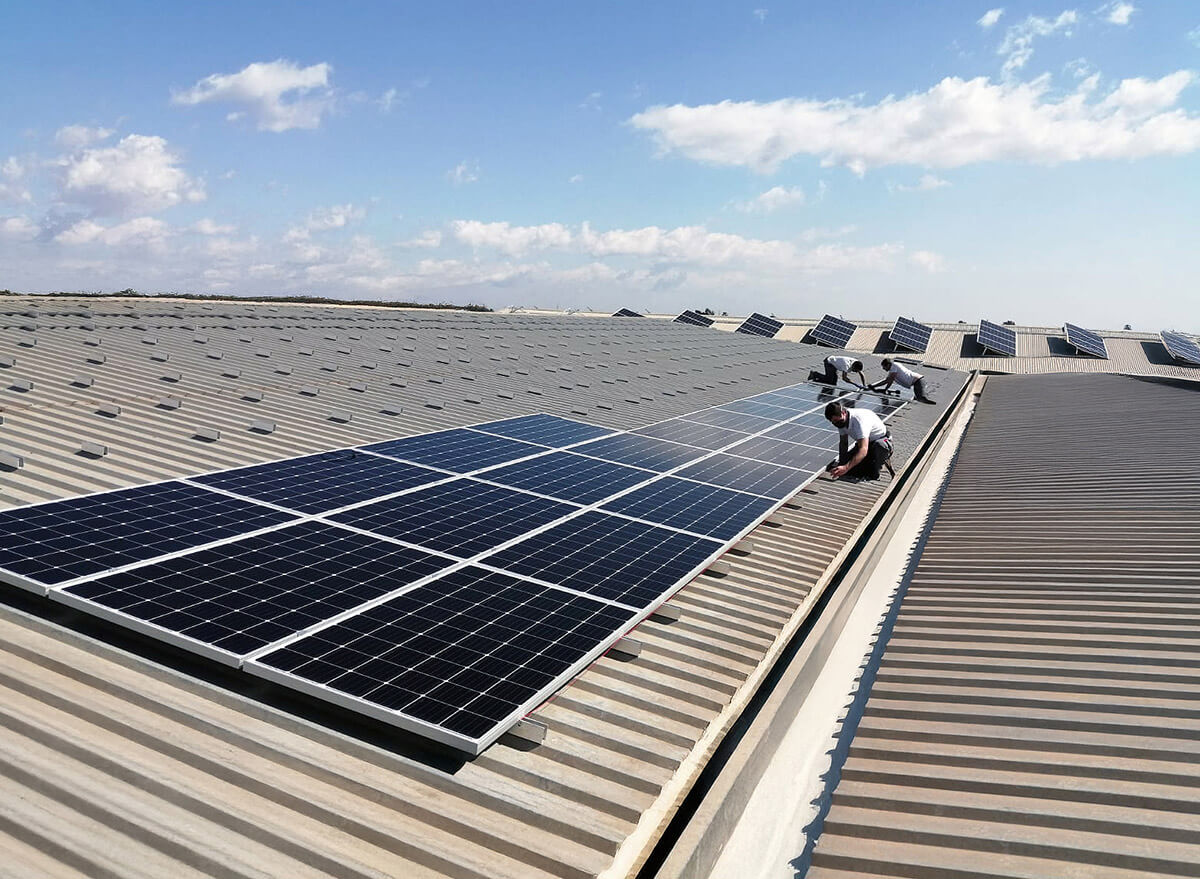 Imagen instalación solar fotovoltaica Laboratorios Indas - Ruano energía